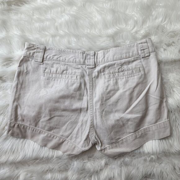 ARIZONA JEAN CO KAHKI MID RISE SHORTS SIZE 7 - Picture 2 of 4
